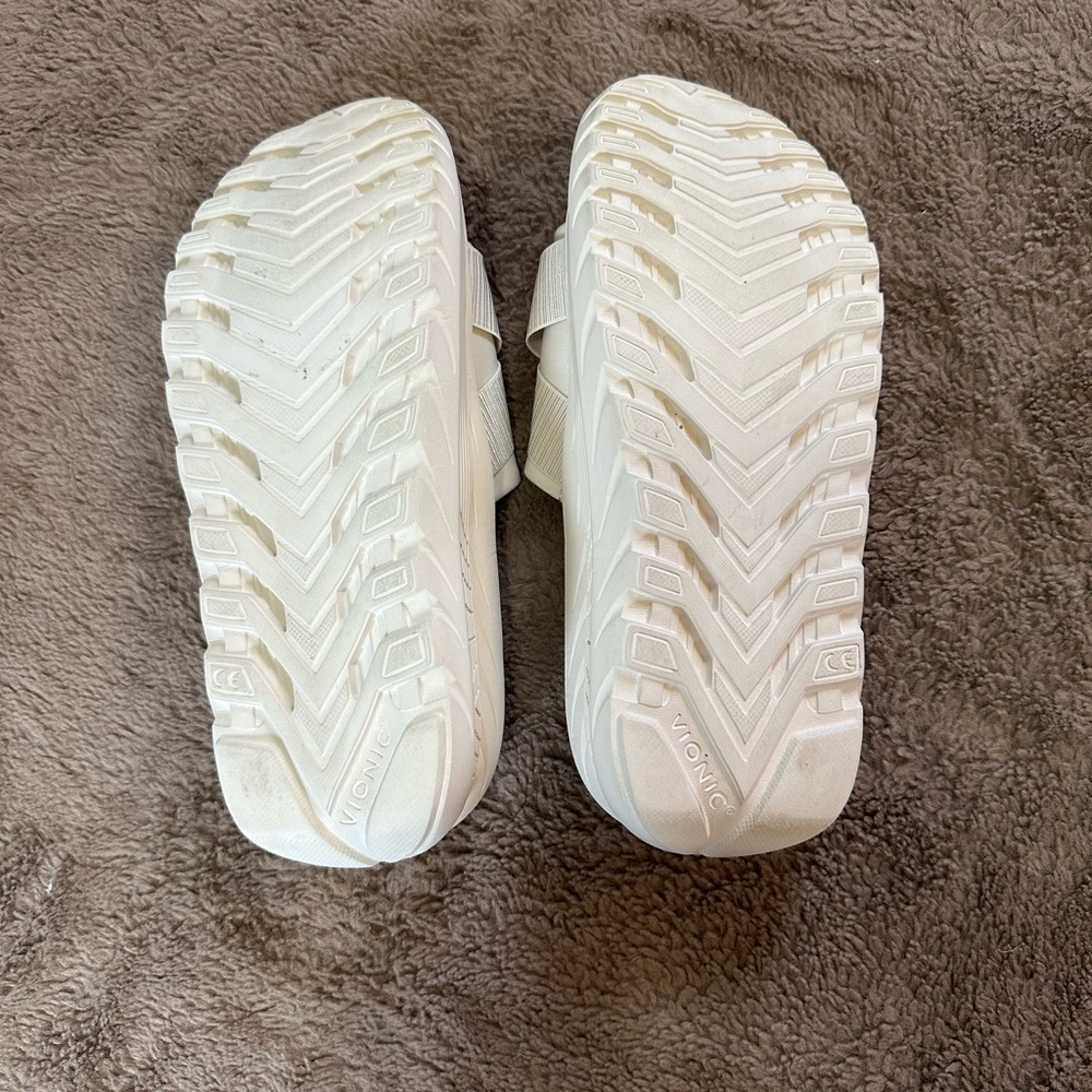 Vionic Rebound Slides - image 5